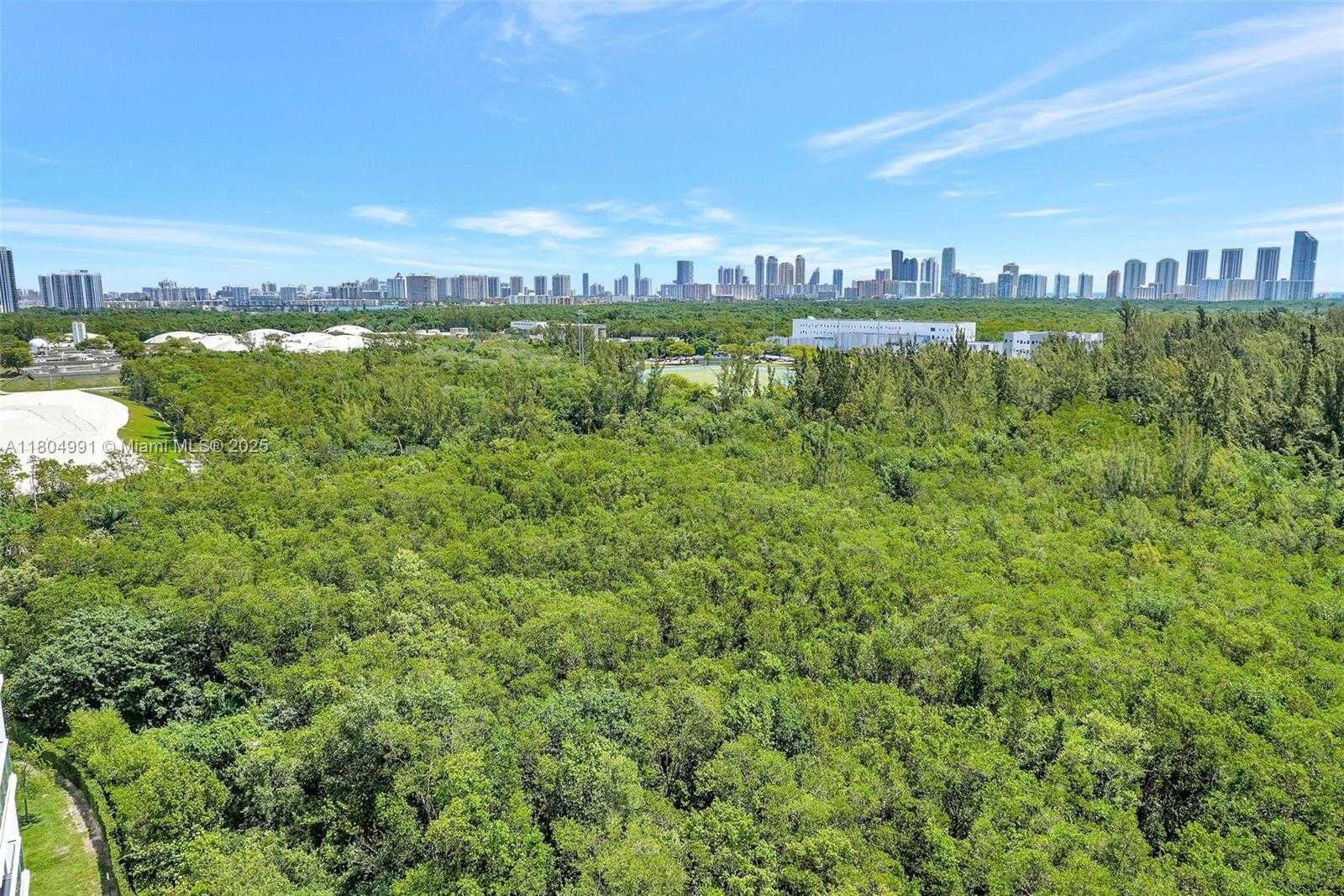 Small Image of 14951 ROYAL OAKS LN #1406, North Miami Number 39