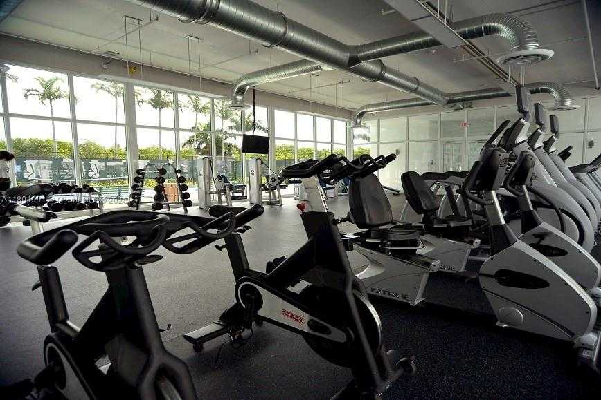 Small Image of 14951 ROYAL OAKS LN #1406, North Miami Number 44