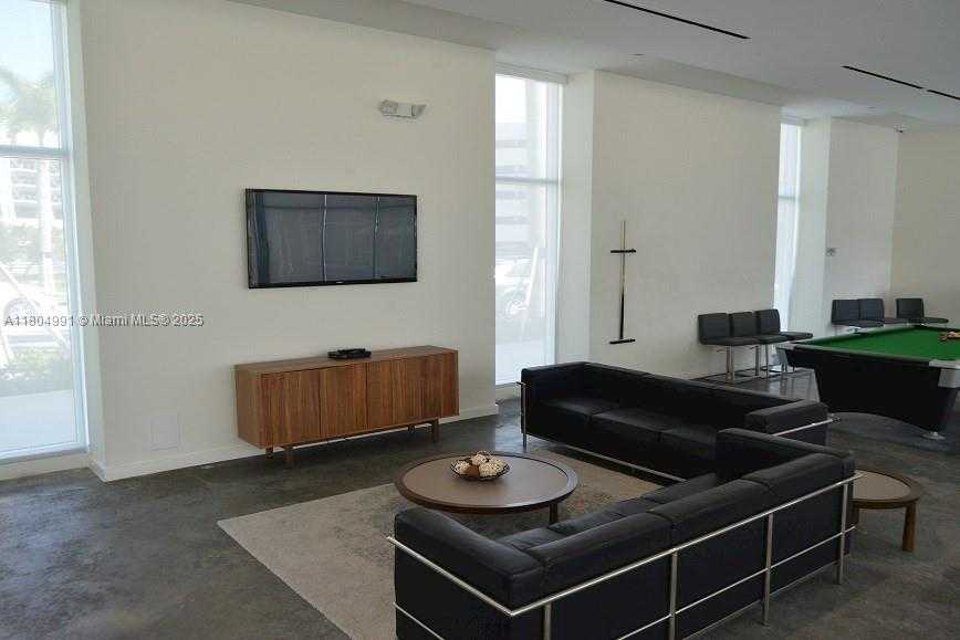 Small Image of 14951 ROYAL OAKS LN #1406, North Miami Number 45
