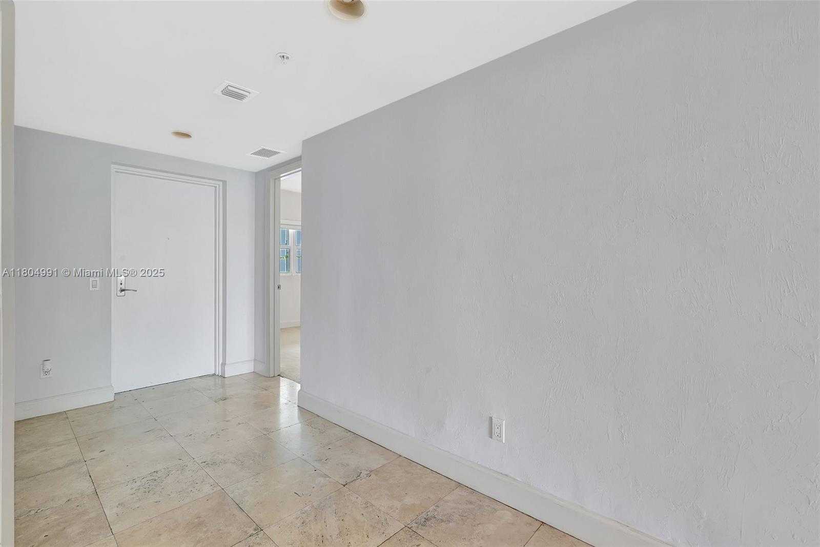 Small Image of 14951 ROYAL OAKS LN #1406, North Miami Number 7