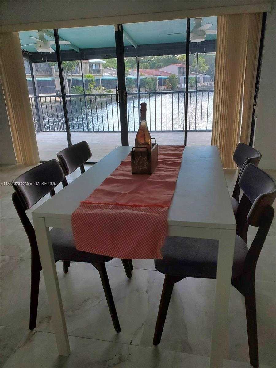 Small Image of 8350 DUNDEE TER, Miami Lakes Number 13