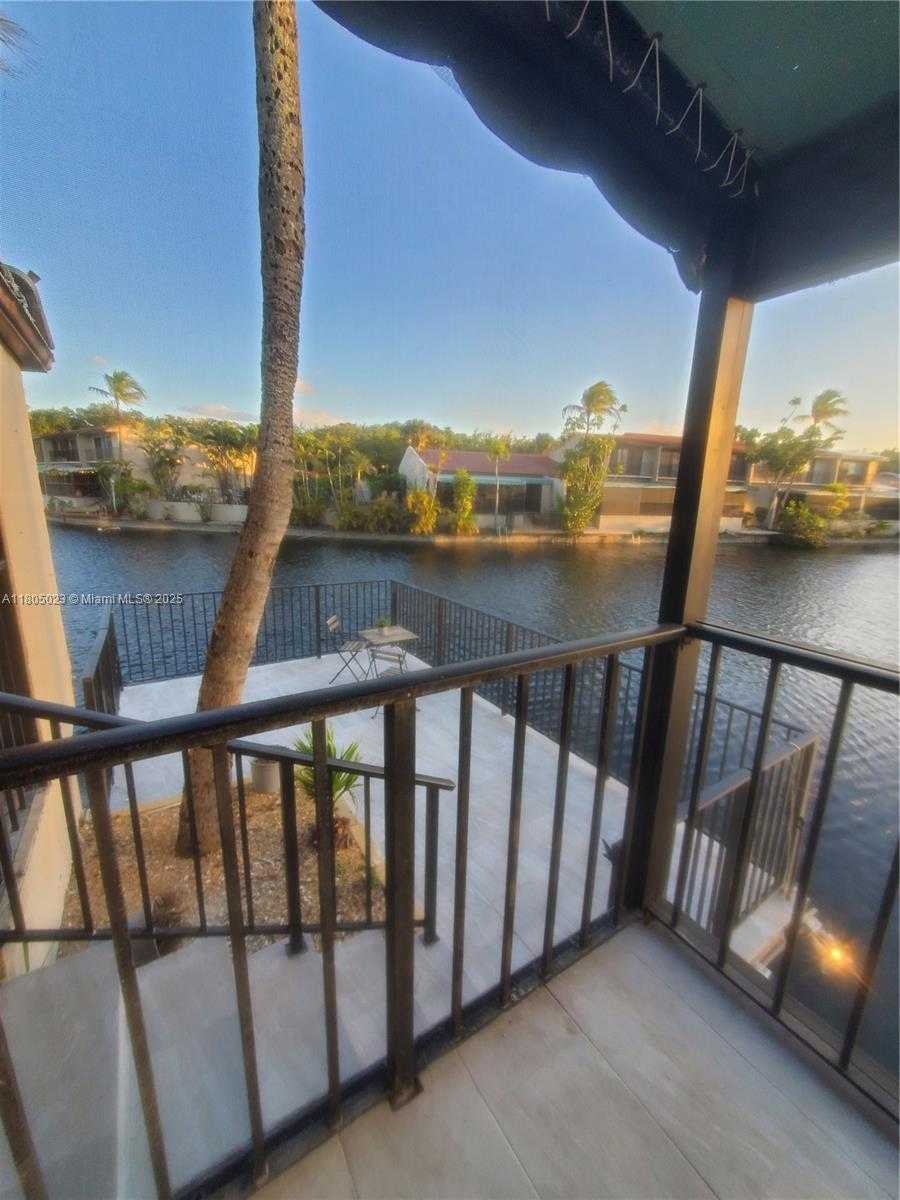 Small Image of 8350 DUNDEE TER, Miami Lakes Number 14