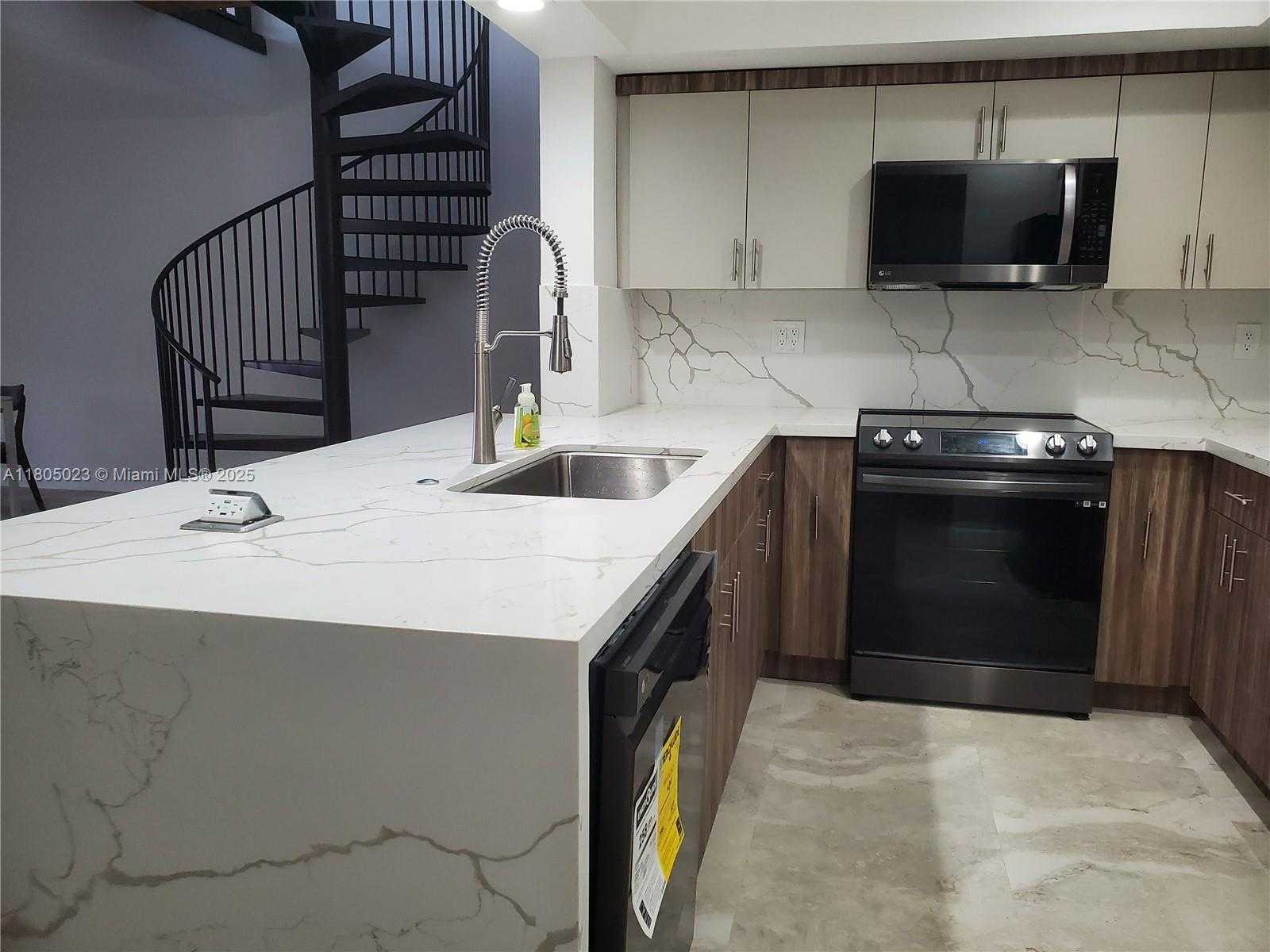 Small Image of 8350 DUNDEE TER, Miami Lakes Number 2