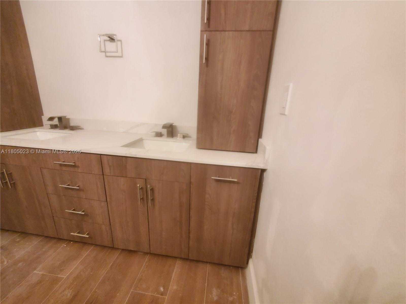 Small Image of 8350 DUNDEE TER, Miami Lakes Number 22