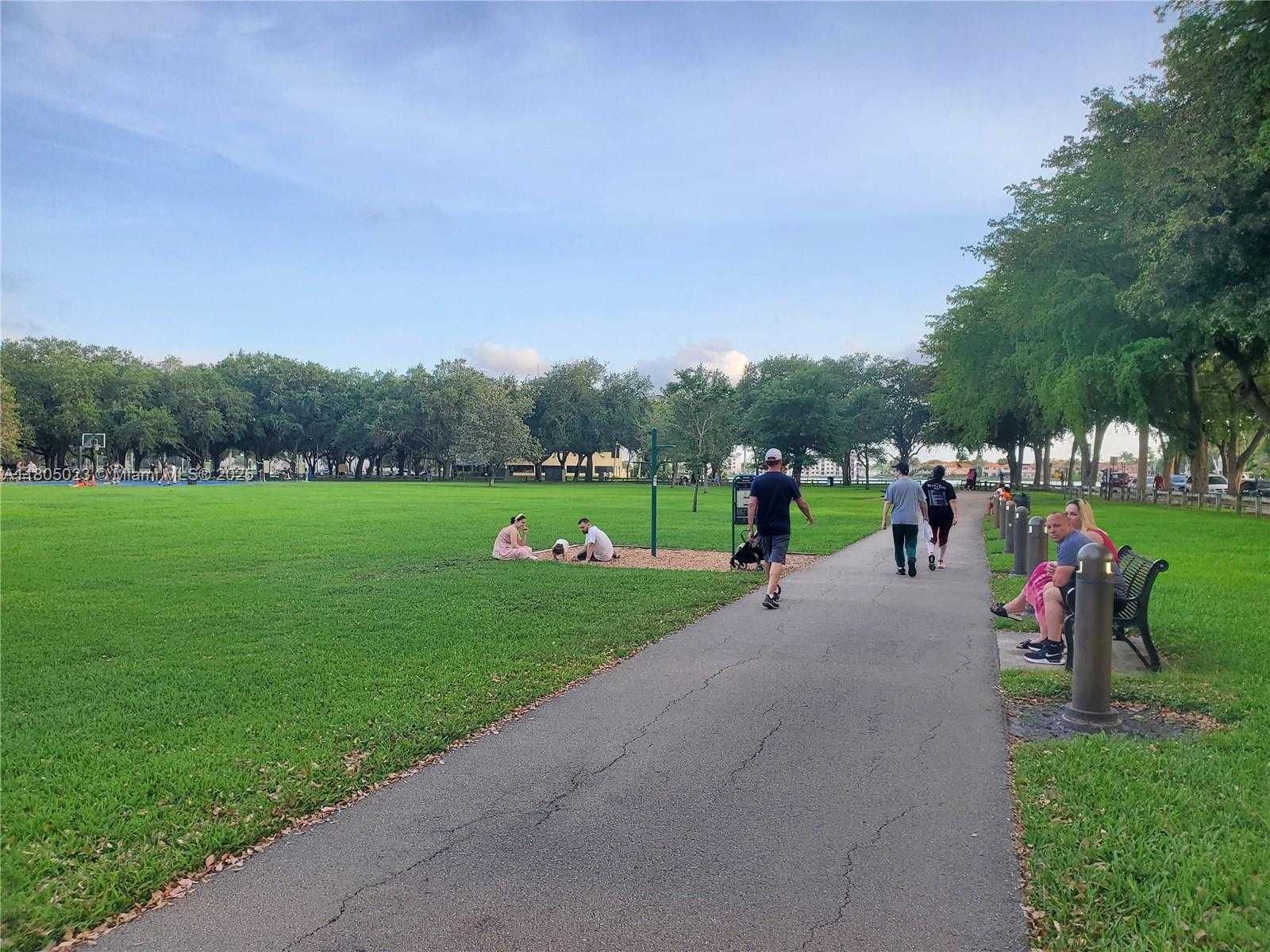 Small Image of 8350 DUNDEE TER, Miami Lakes Number 27