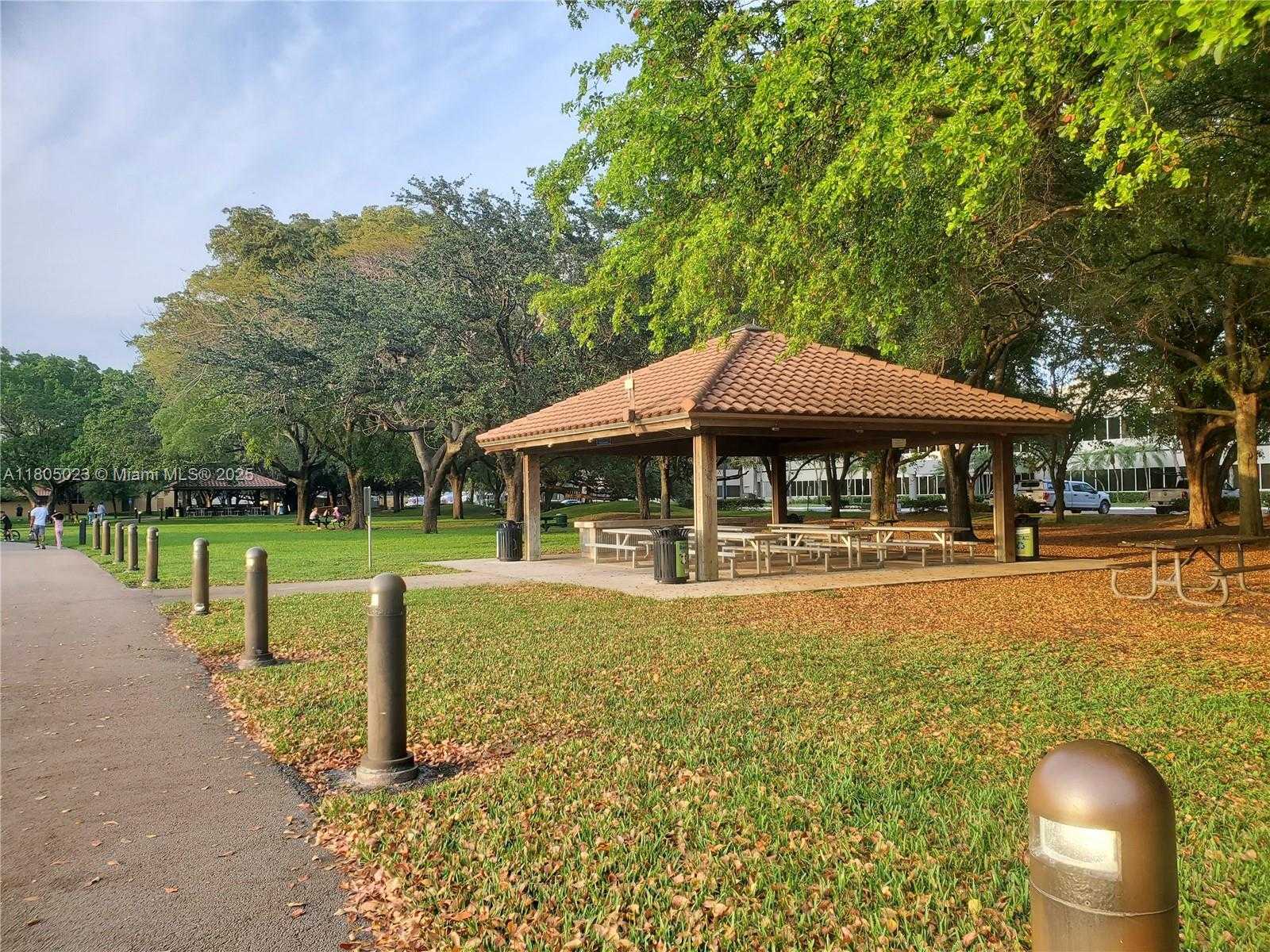 Small Image of 8350 DUNDEE TER, Miami Lakes Number 28