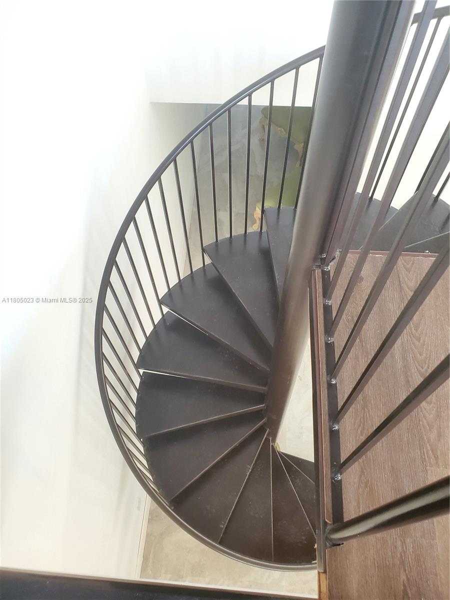 Small Image of 8350 DUNDEE TER, Miami Lakes Number 33