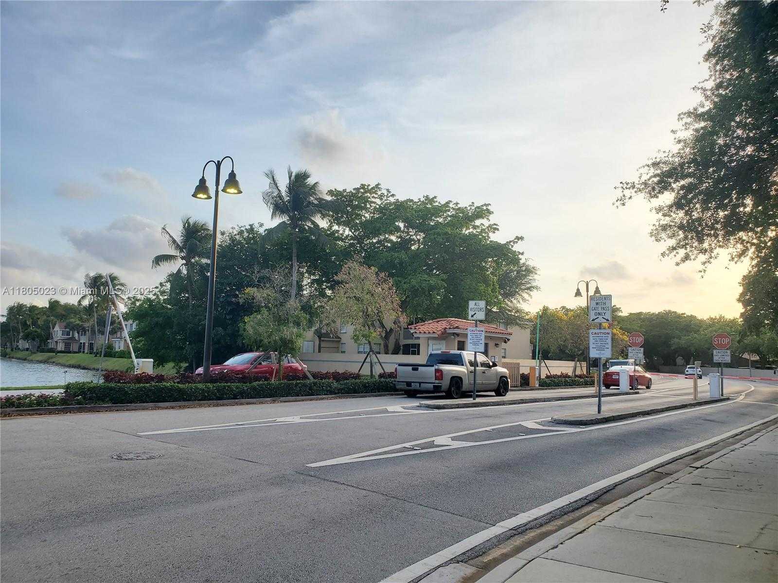 Small Image of 8350 DUNDEE TER, Miami Lakes Number 9