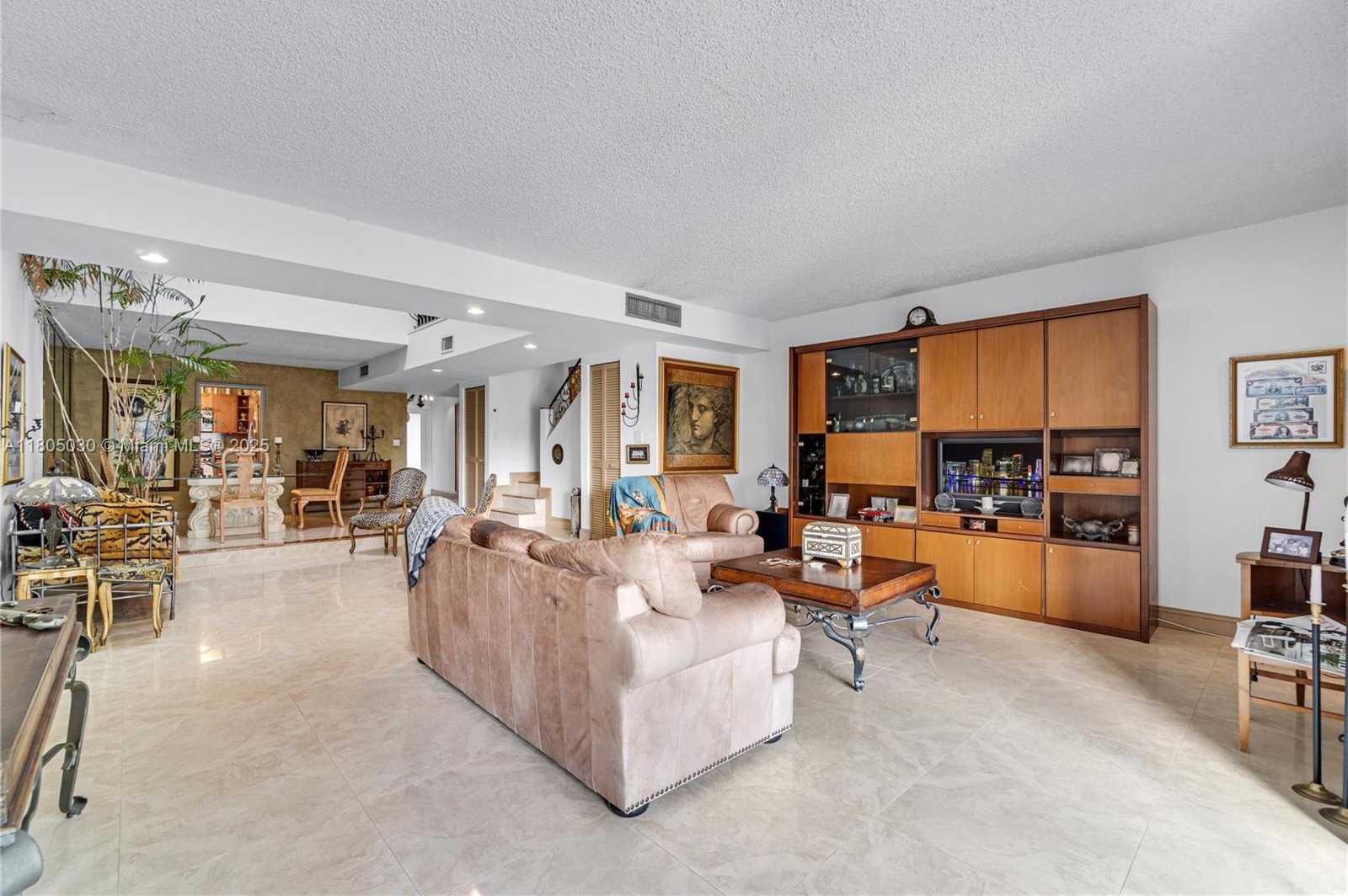 Small Image of 214 POINCIANA DR #204, Sunny Isles Beach Number 10