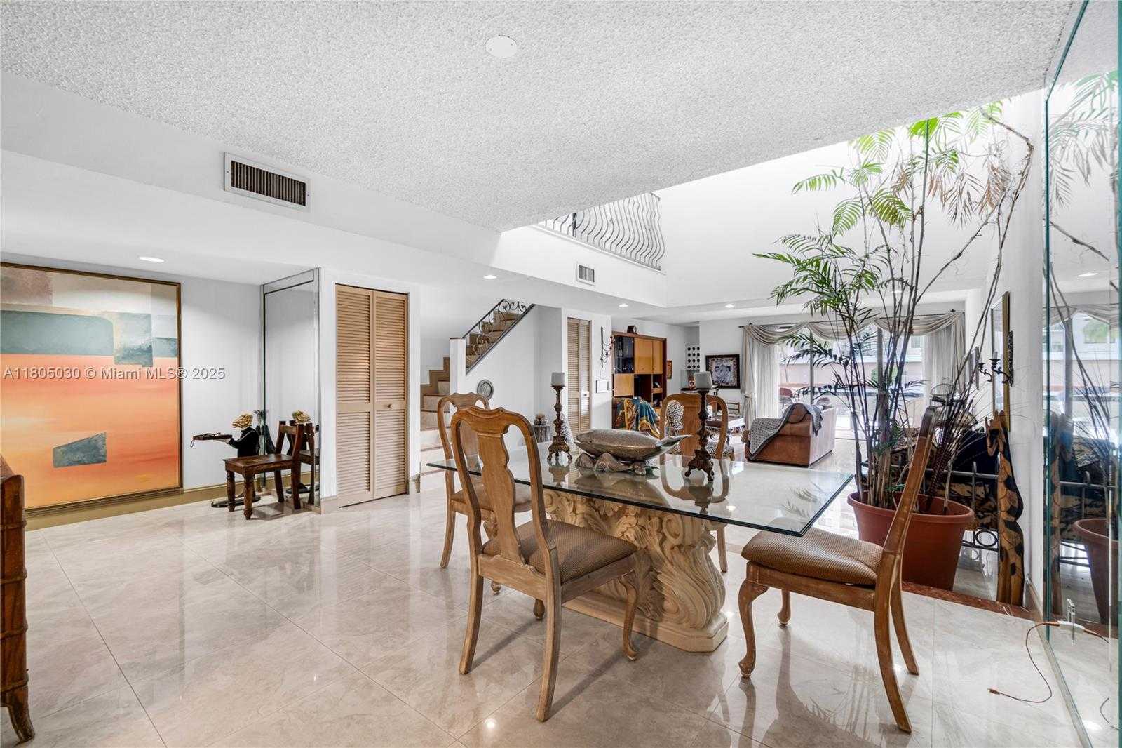 Small Image of 214 POINCIANA DR #204, Sunny Isles Beach Number 14