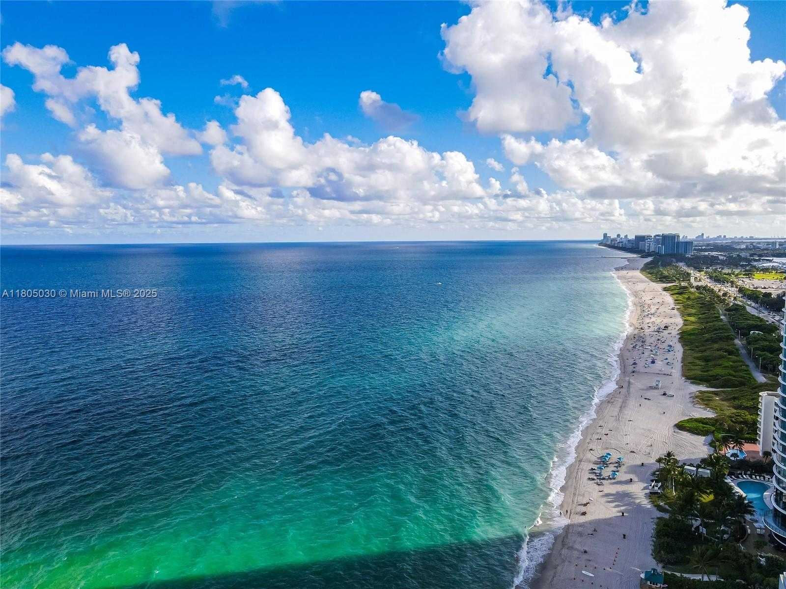 Small Image of 214 POINCIANA DR #204, Sunny Isles Beach Number 2