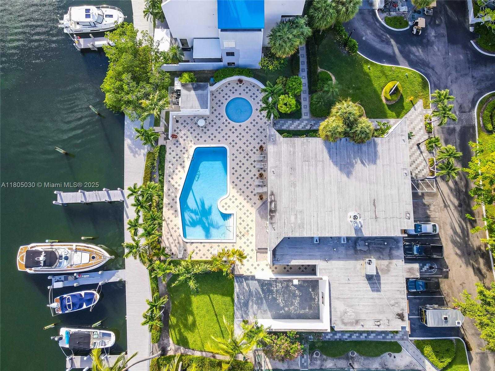 Small Image of 214 POINCIANA DR #204, Sunny Isles Beach Number 3