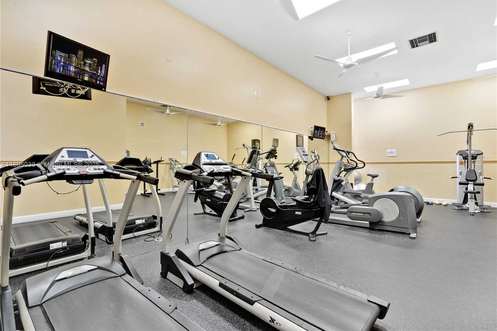 Small Image of 214 POINCIANA DR #204, Sunny Isles Beach Number 37
