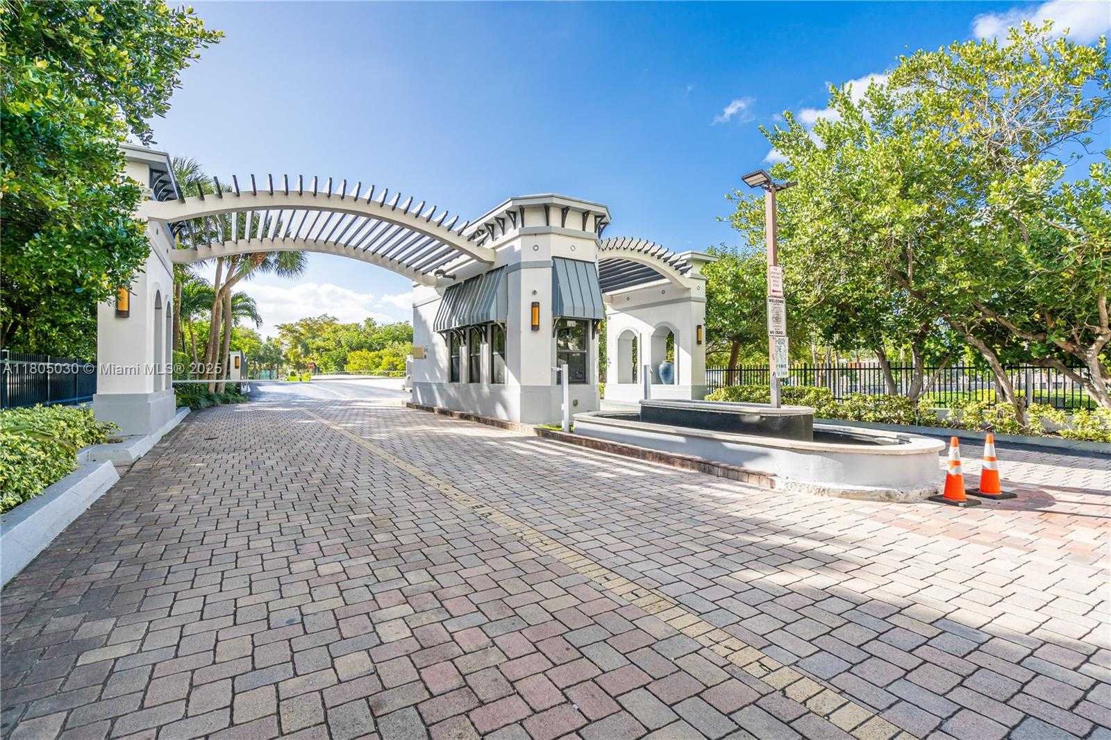 Small Image of 214 POINCIANA DR #204, Sunny Isles Beach Number 4