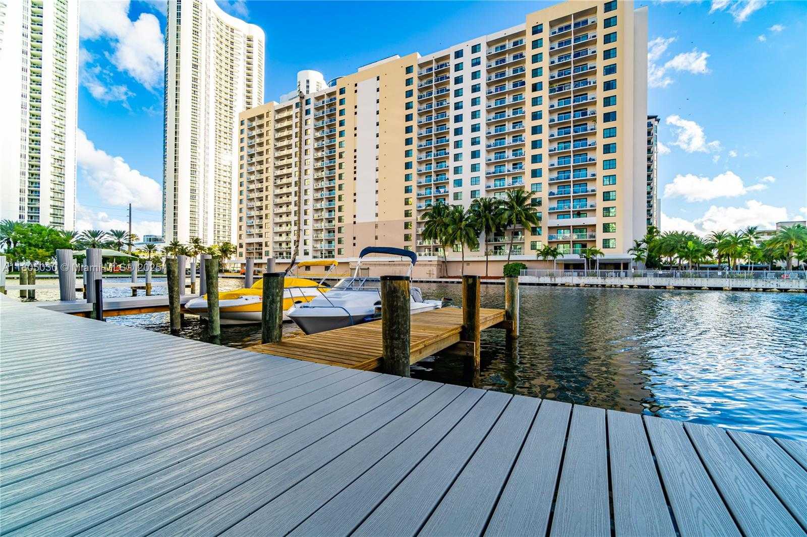 Small Image of 214 POINCIANA DR #204, Sunny Isles Beach Number 5