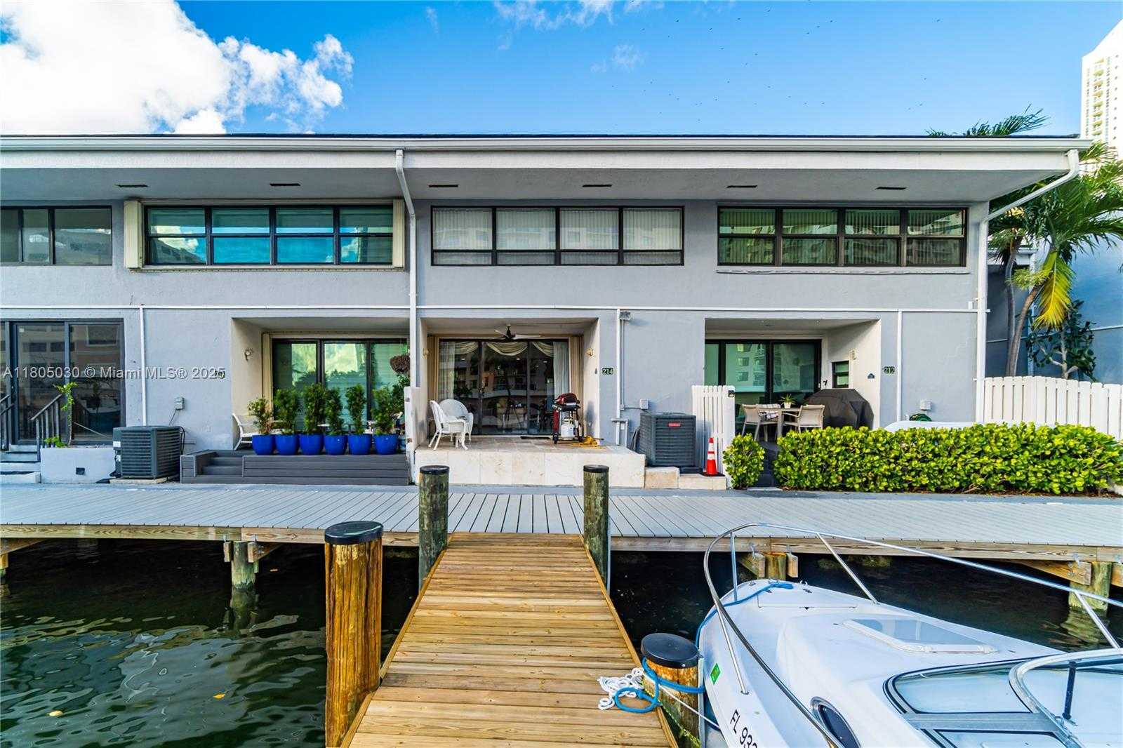 Small Image of 214 POINCIANA DR #204, Sunny Isles Beach Number 8