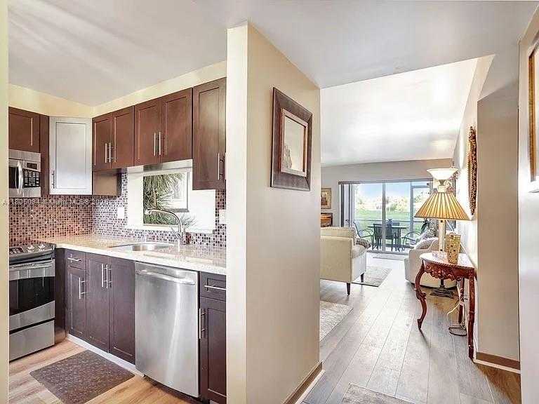 Small Image of 3011 HOLIDAY SPRINGS BLVD #102, Margate Number 2