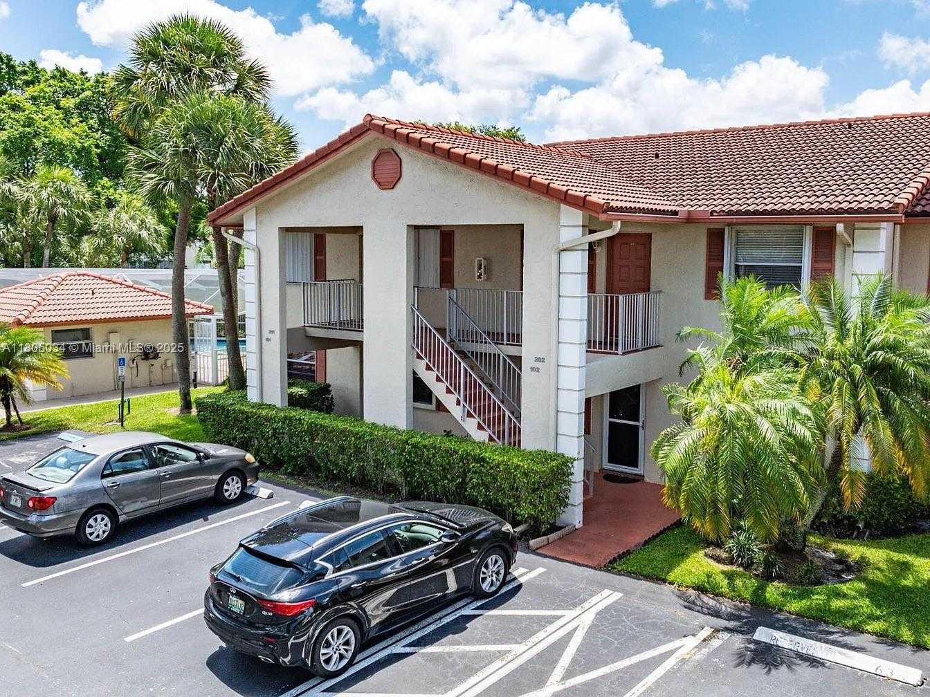 Small Image of 3011 HOLIDAY SPRINGS BLVD #102, Margate Number 31