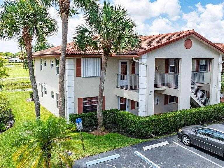Small Image of 3011 HOLIDAY SPRINGS BLVD #102, Margate Number 33