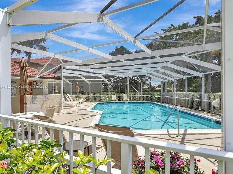 Small Image of 3011 HOLIDAY SPRINGS BLVD #102, Margate Number 35