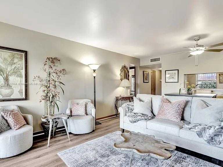 Small Image of 3011 HOLIDAY SPRINGS BLVD #102, Margate Number 4