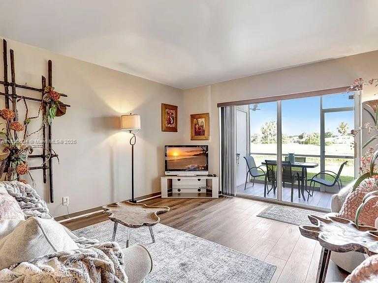 Small Image of 3011 HOLIDAY SPRINGS BLVD #102, Margate Number 5