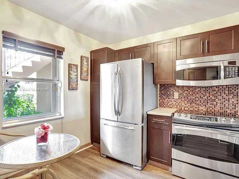 Small Image of 3011 HOLIDAY SPRINGS BLVD #102, Margate Number 8