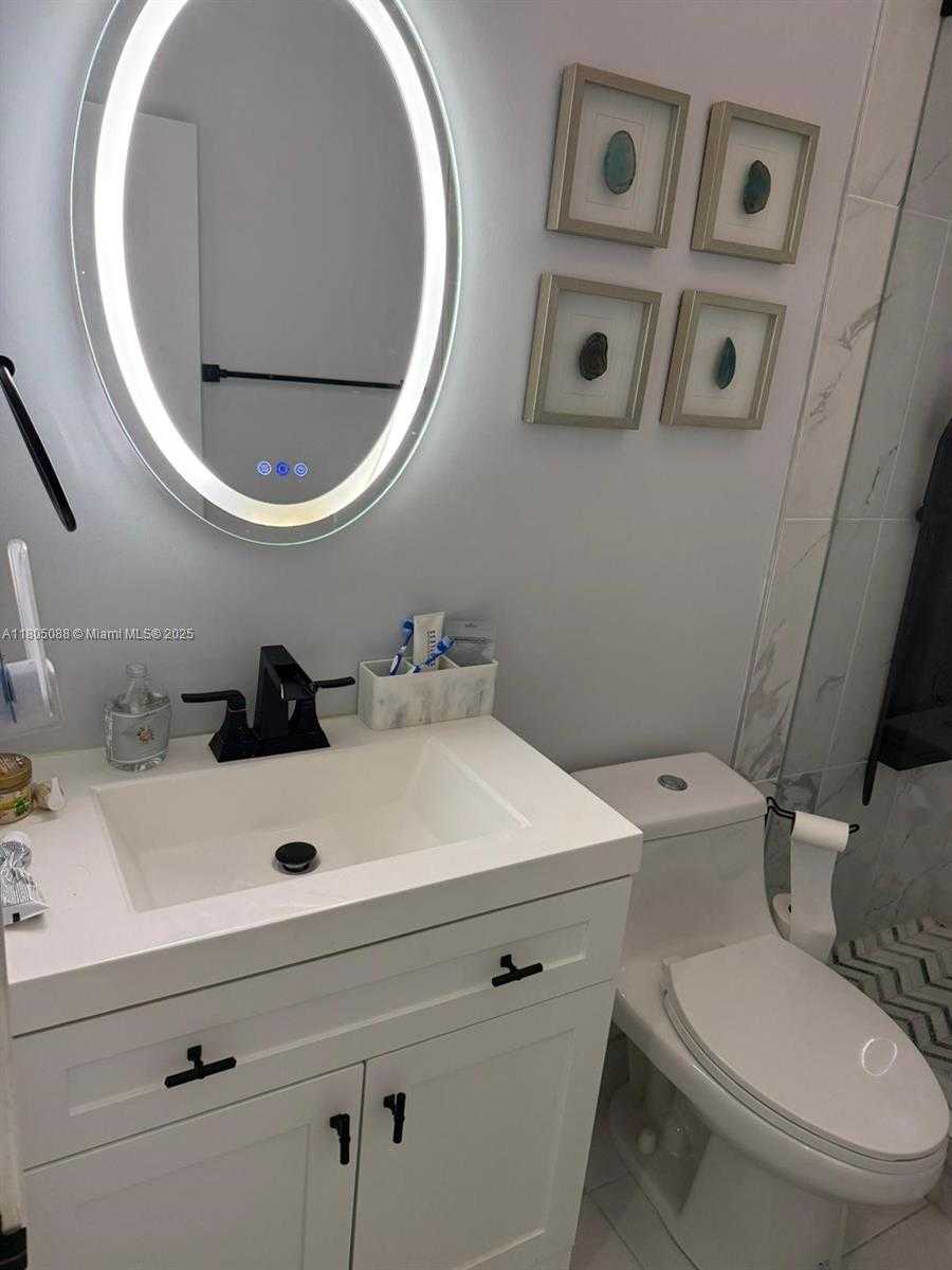 Small Image of 12261 SOUTH WEST 118TH TER, Miami Number 10