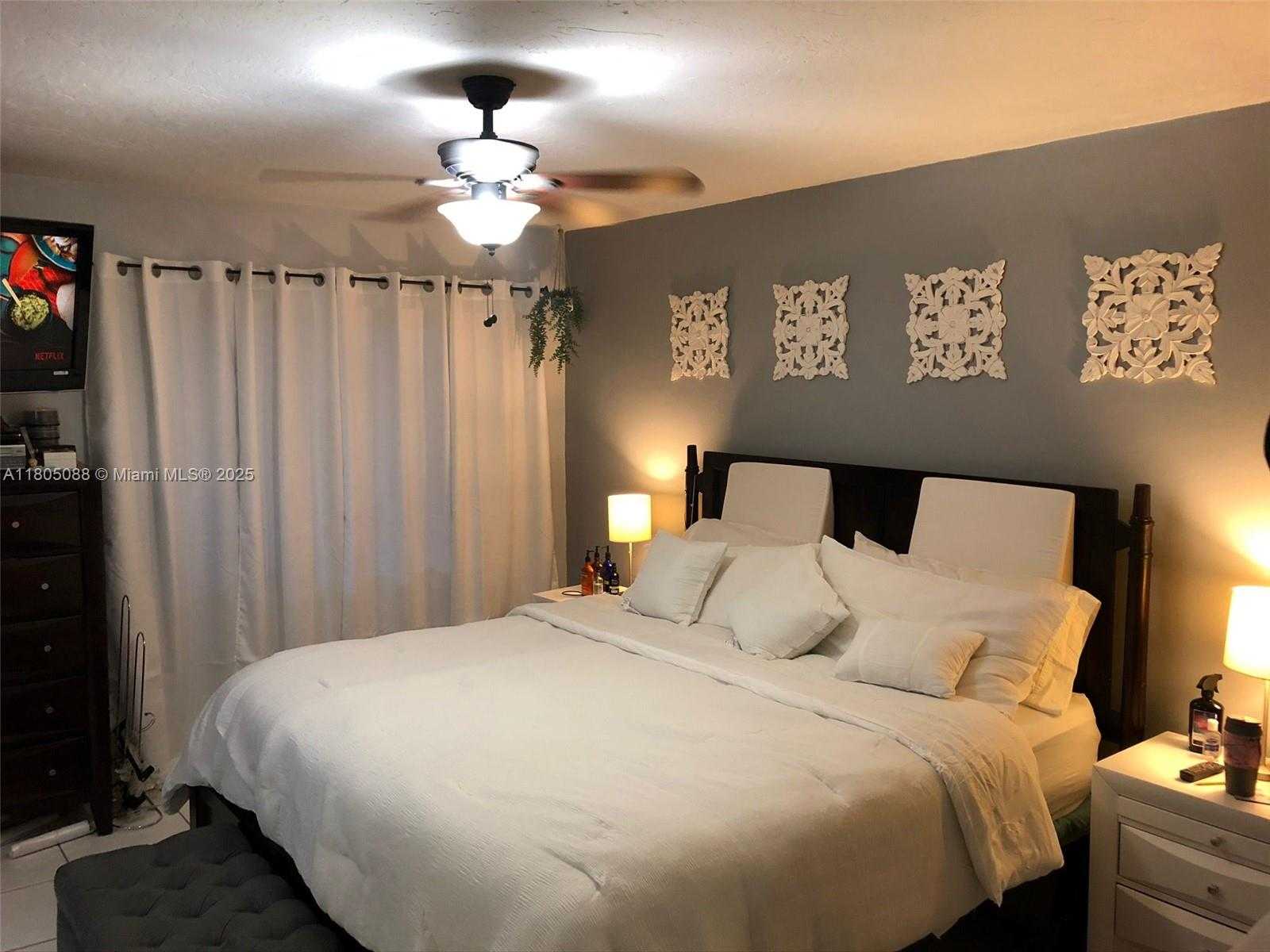 Small Image of 12261 SOUTH WEST 118TH TER, Miami Number 6