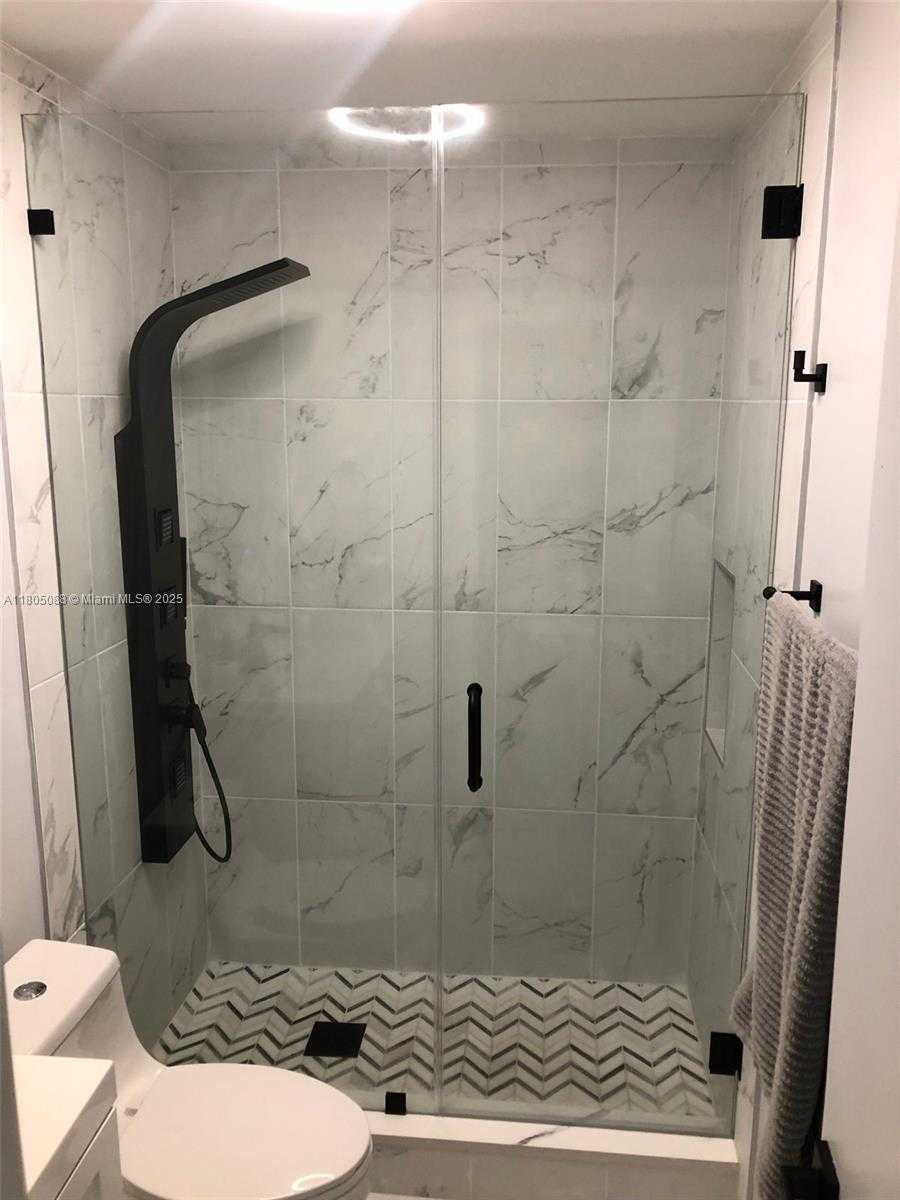 Small Image of 12261 SOUTH WEST 118TH TER, Miami Number 7