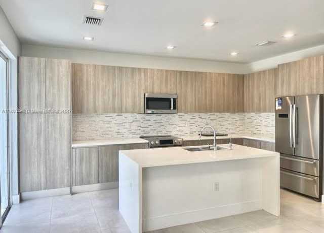Small Image of 7187 NORTH WEST 103RD PATH, Doral Number 2