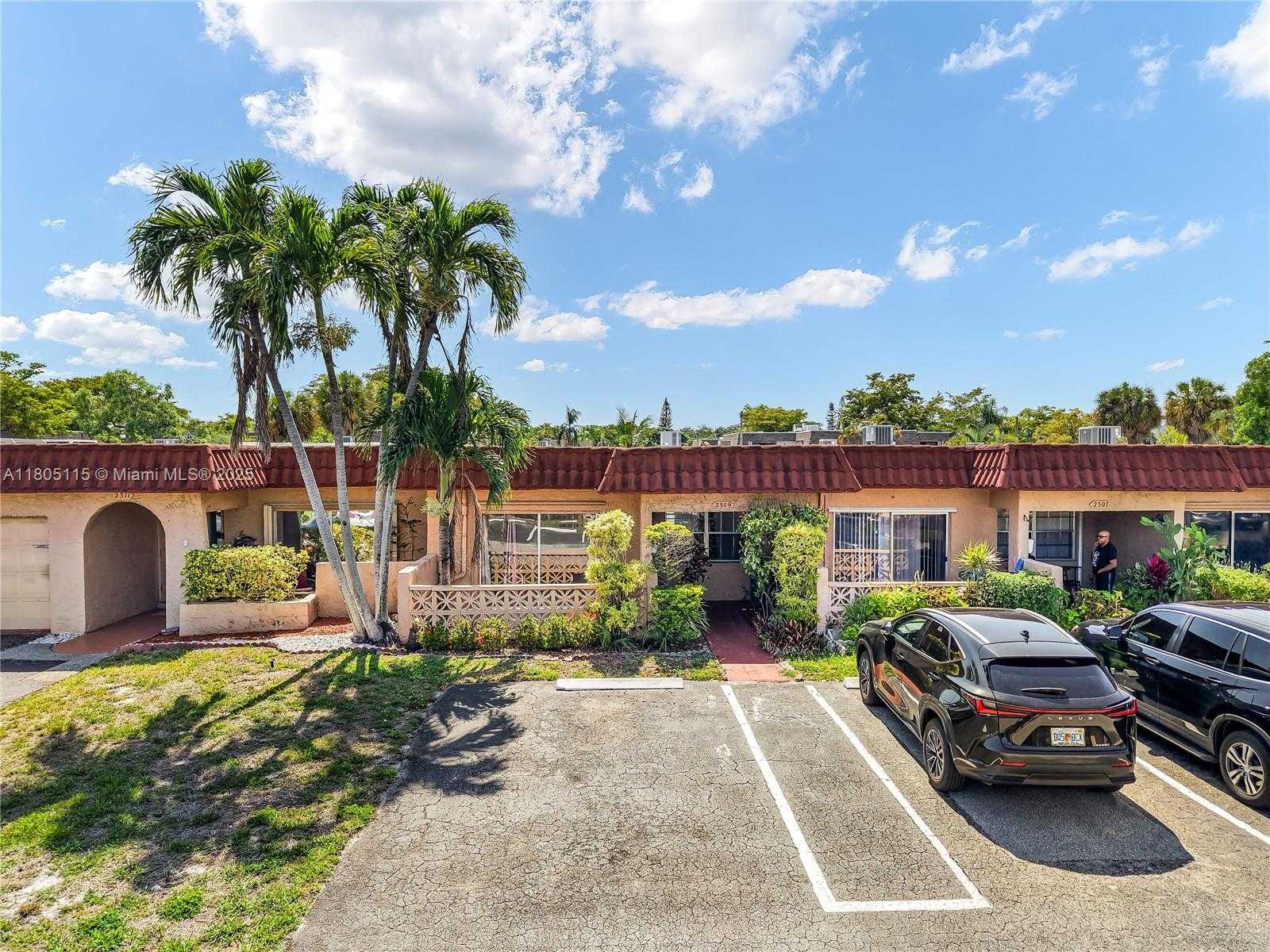Small Image of 2309 SW 81st Terrace, North Lauderdale, FL 33068, USA Number 25