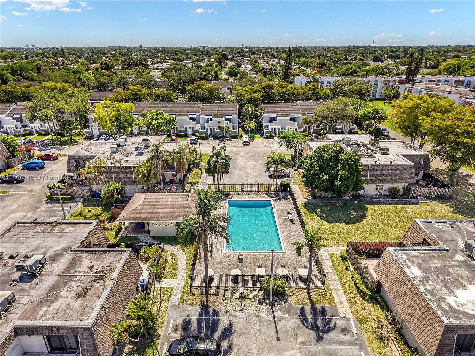 Small Image of 2309 SW 81st Terrace, North Lauderdale, FL 33068, USA Number 8