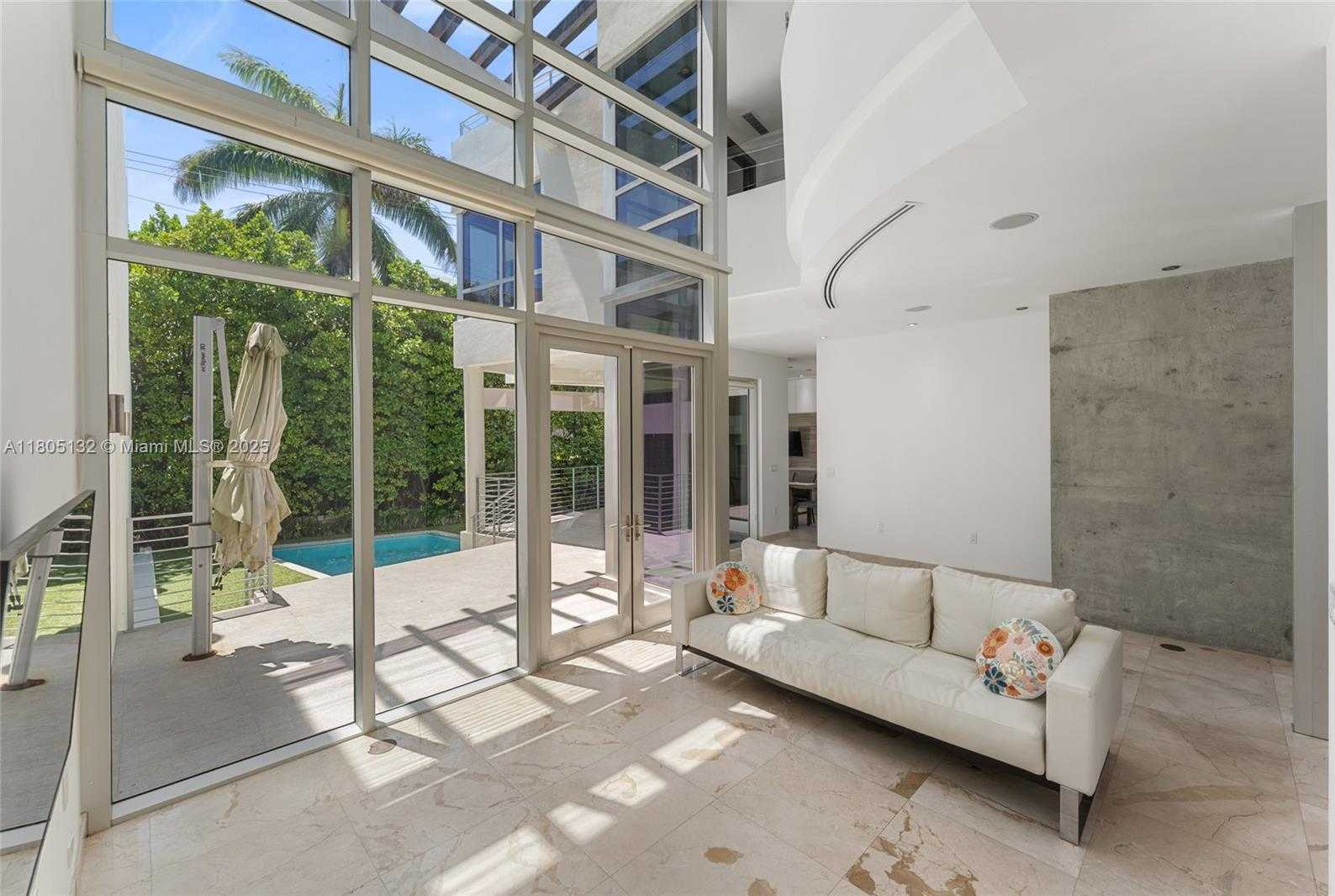Small Image of 544 FERNWOOD RD #544, Key Biscayne Number 17
