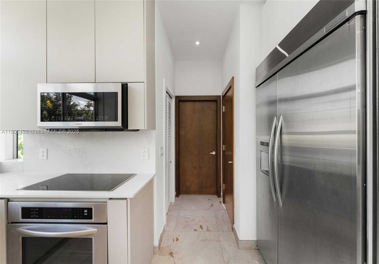 Small Image of 544 FERNWOOD RD #544, Key Biscayne Number 22