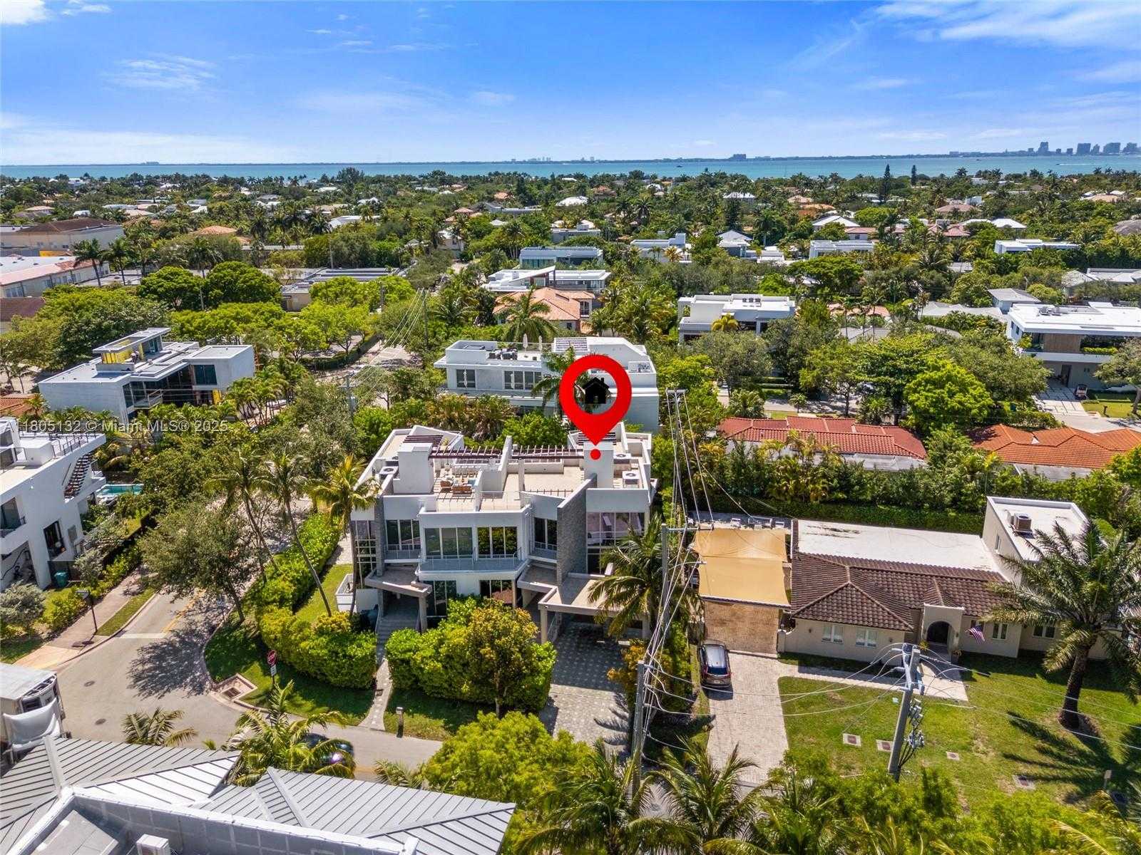 Small Image of 544 FERNWOOD RD #544, Key Biscayne Number 3