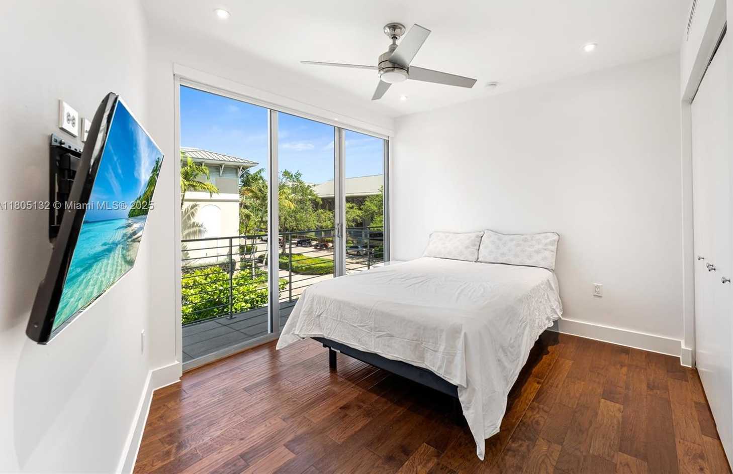 Small Image of 544 FERNWOOD RD #544, Key Biscayne Number 37