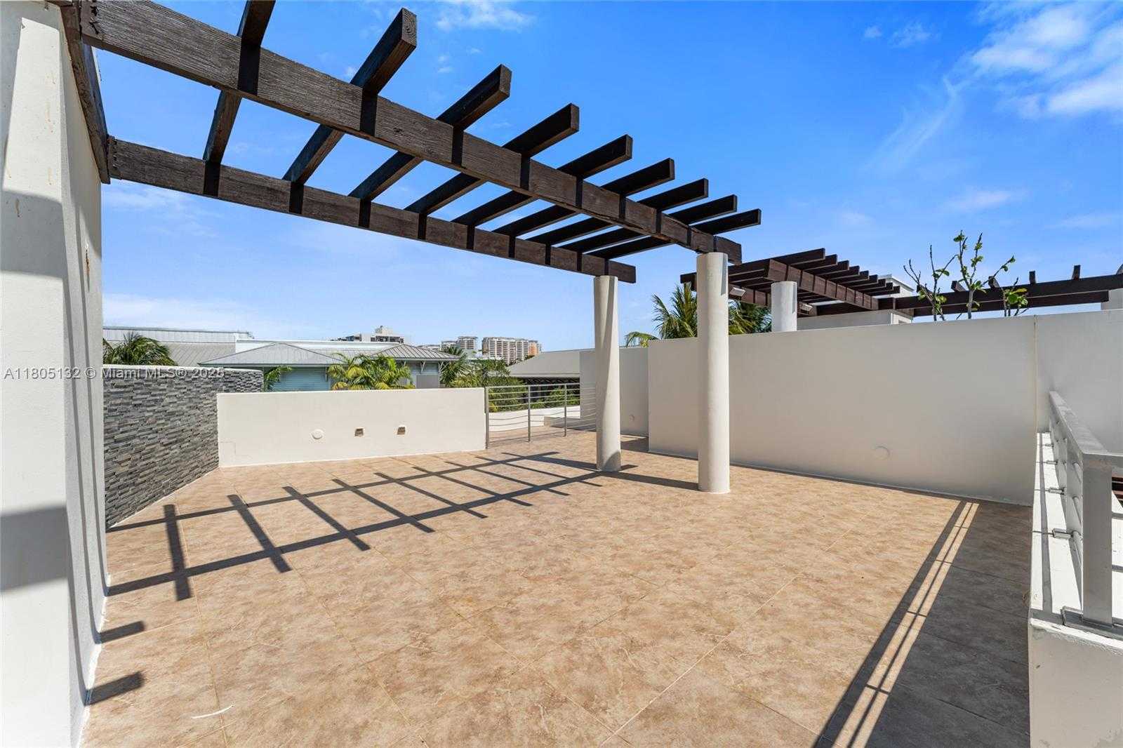 Small Image of 544 FERNWOOD RD #544, Key Biscayne Number 39