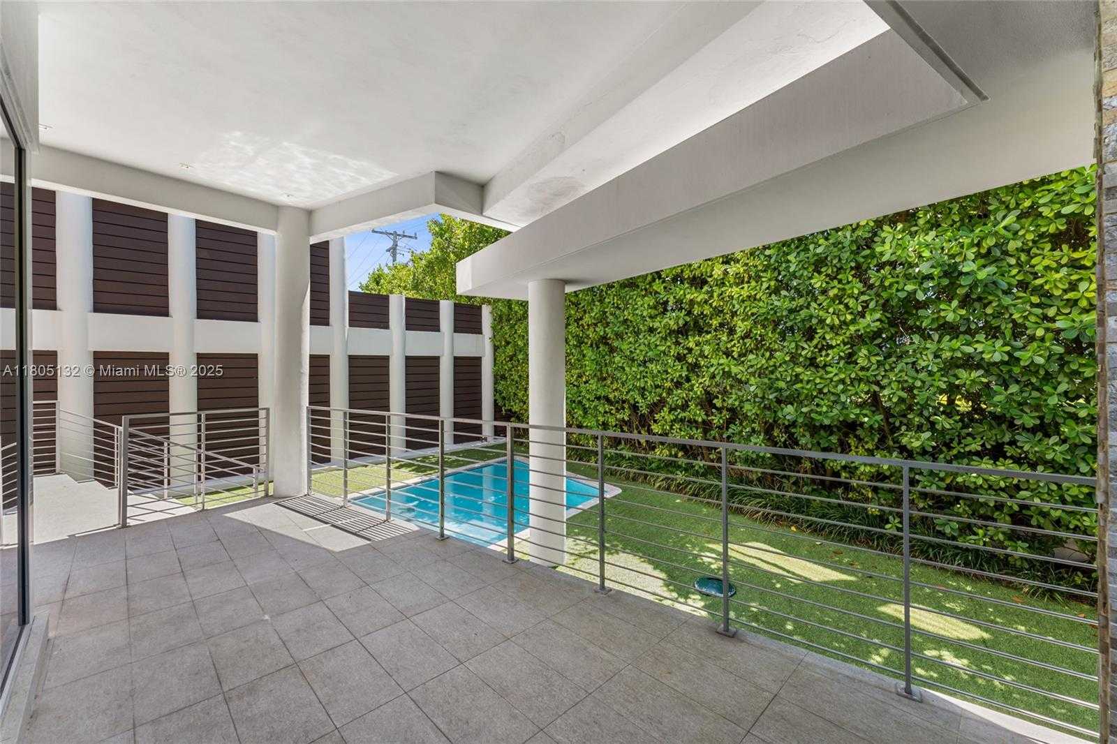 Small Image of 544 FERNWOOD RD #544, Key Biscayne Number 41