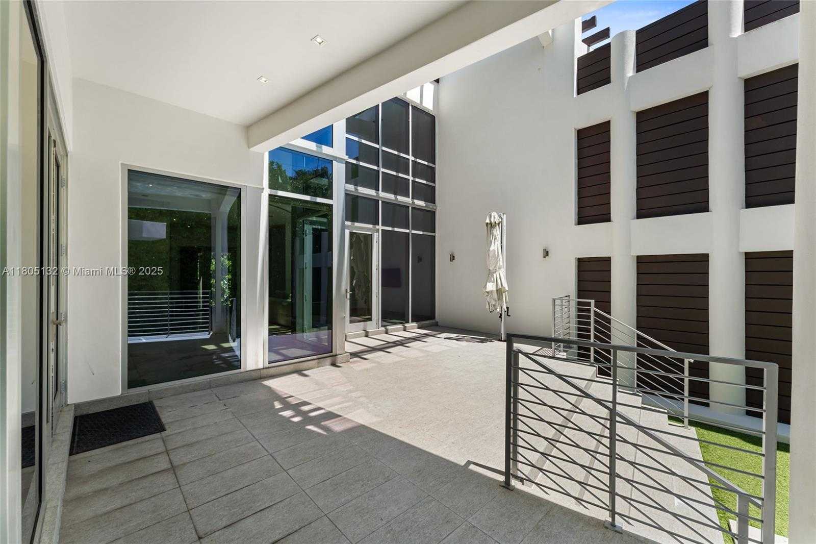 Small Image of 544 FERNWOOD RD #544, Key Biscayne Number 42