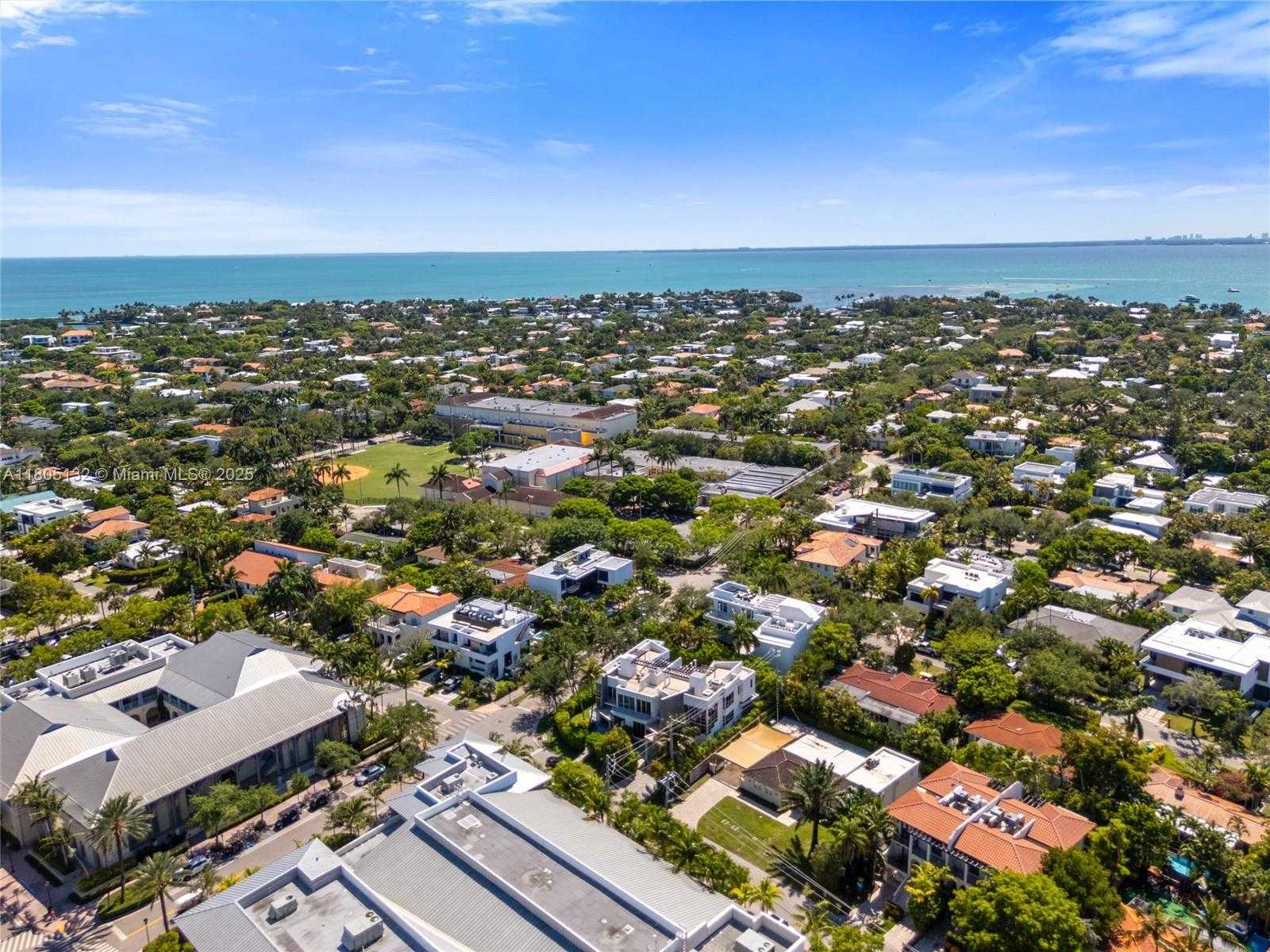 Small Image of 544 FERNWOOD RD #544, Key Biscayne Number 6