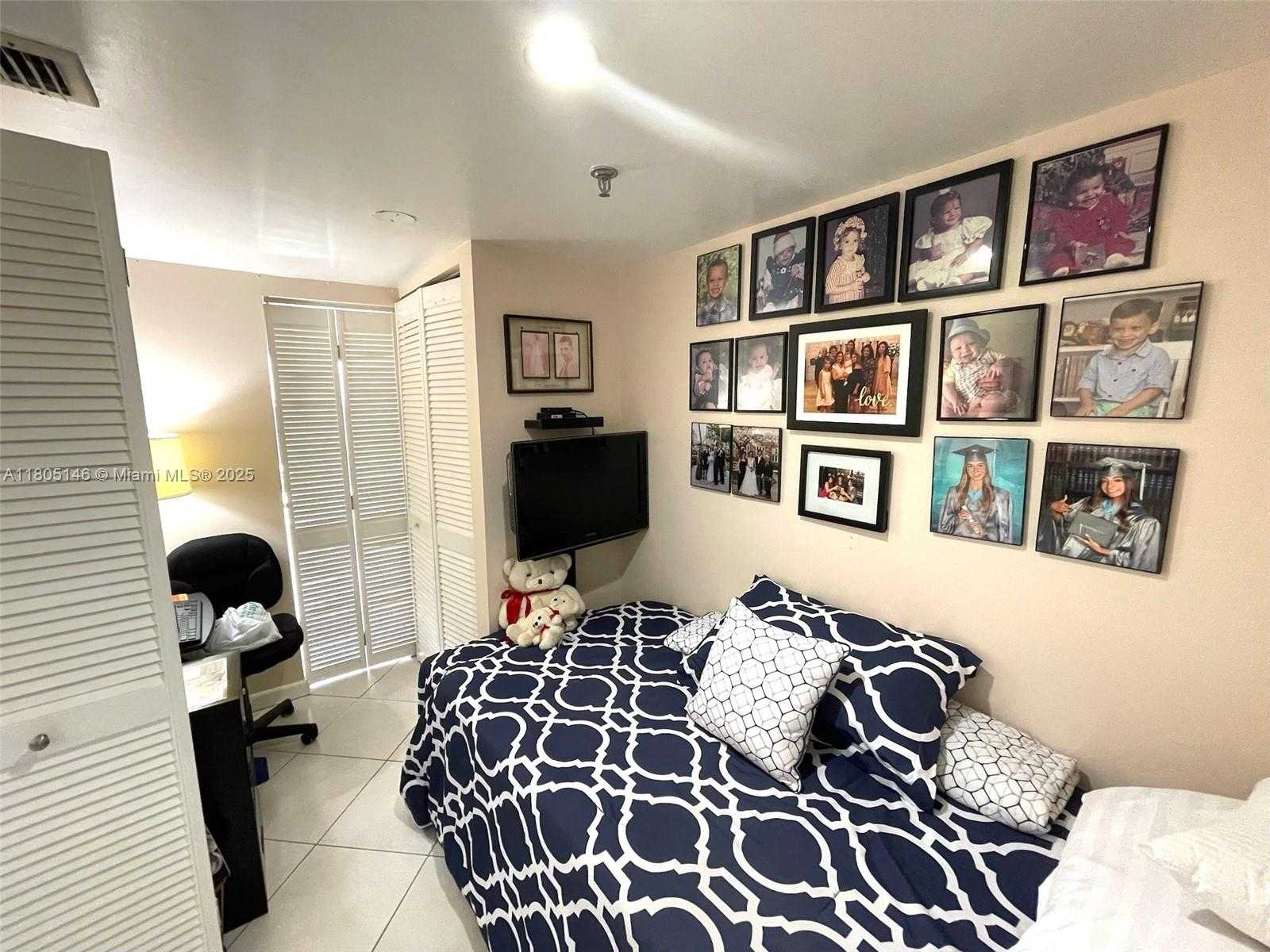 Small Image of 2625 COLLINS AVE #1409, Miami Beach Number 11