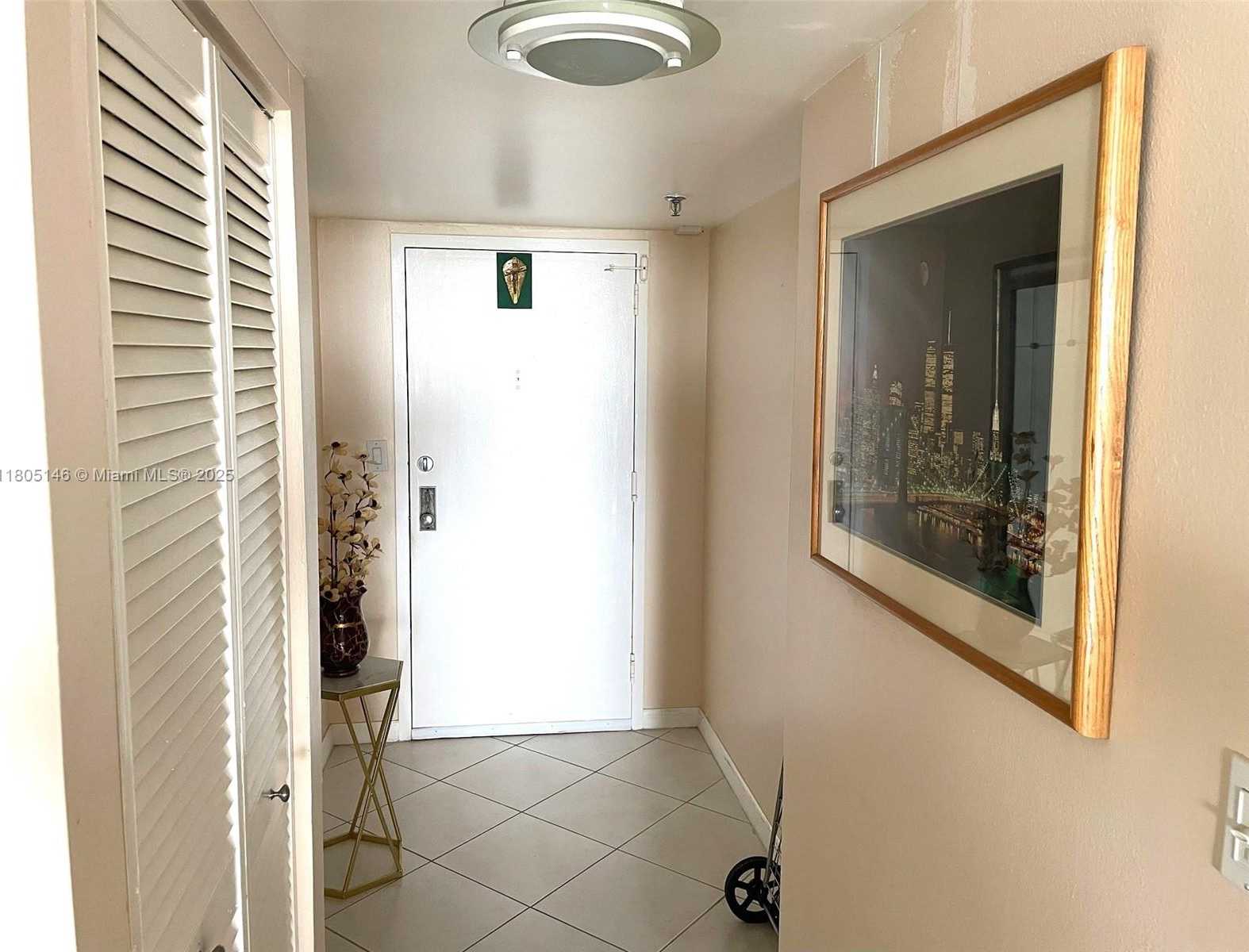 Small Image of 2625 COLLINS AVE #1409, Miami Beach Number 16