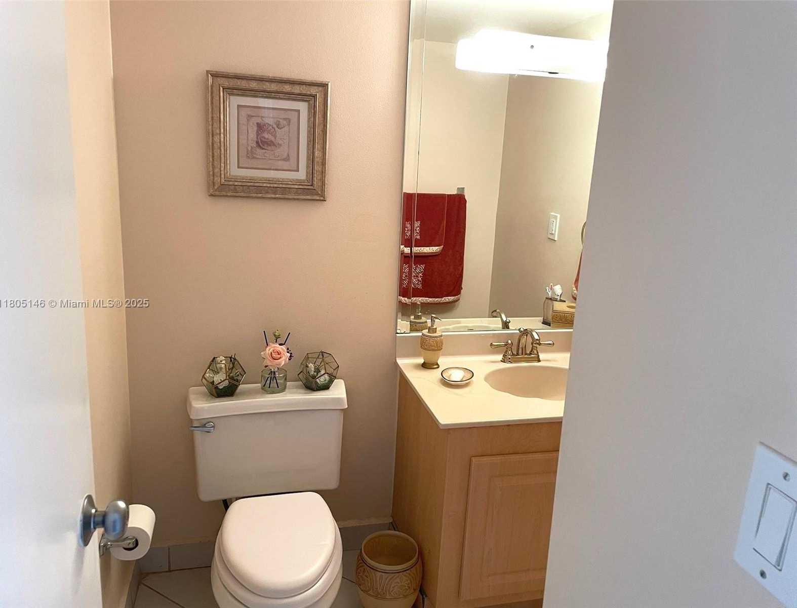 Small Image of 2625 COLLINS AVE #1409, Miami Beach Number 17