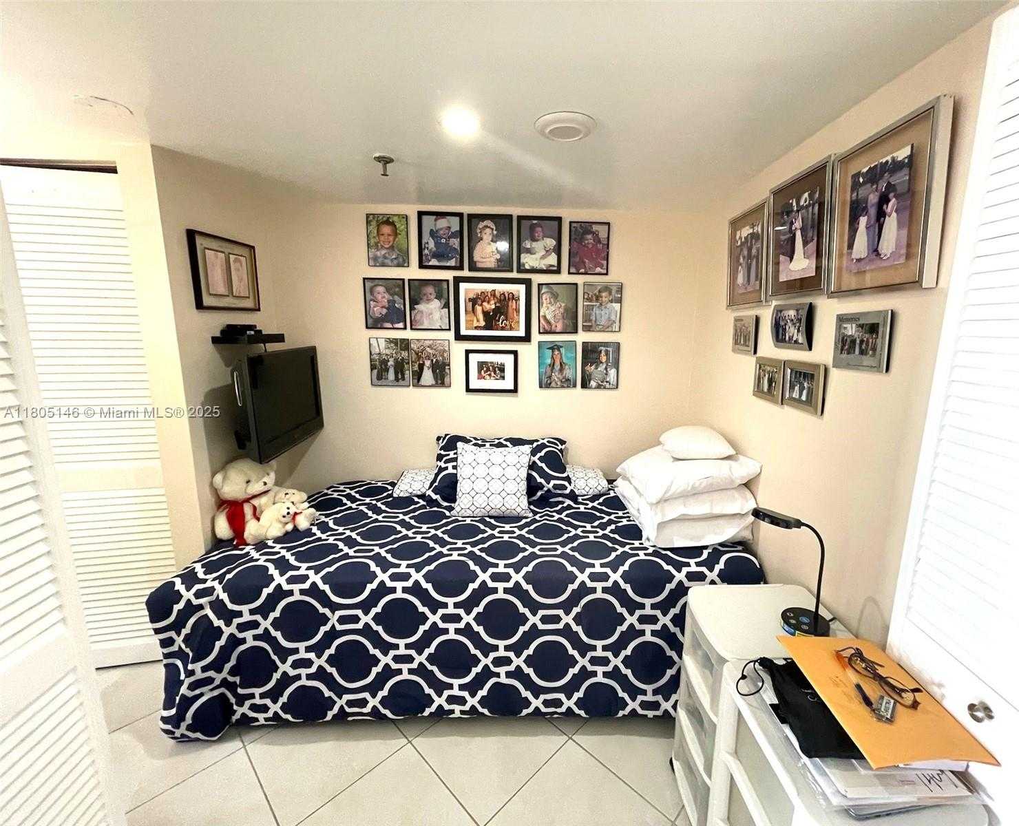 Small Image of 2625 COLLINS AVE #1409, Miami Beach Number 9