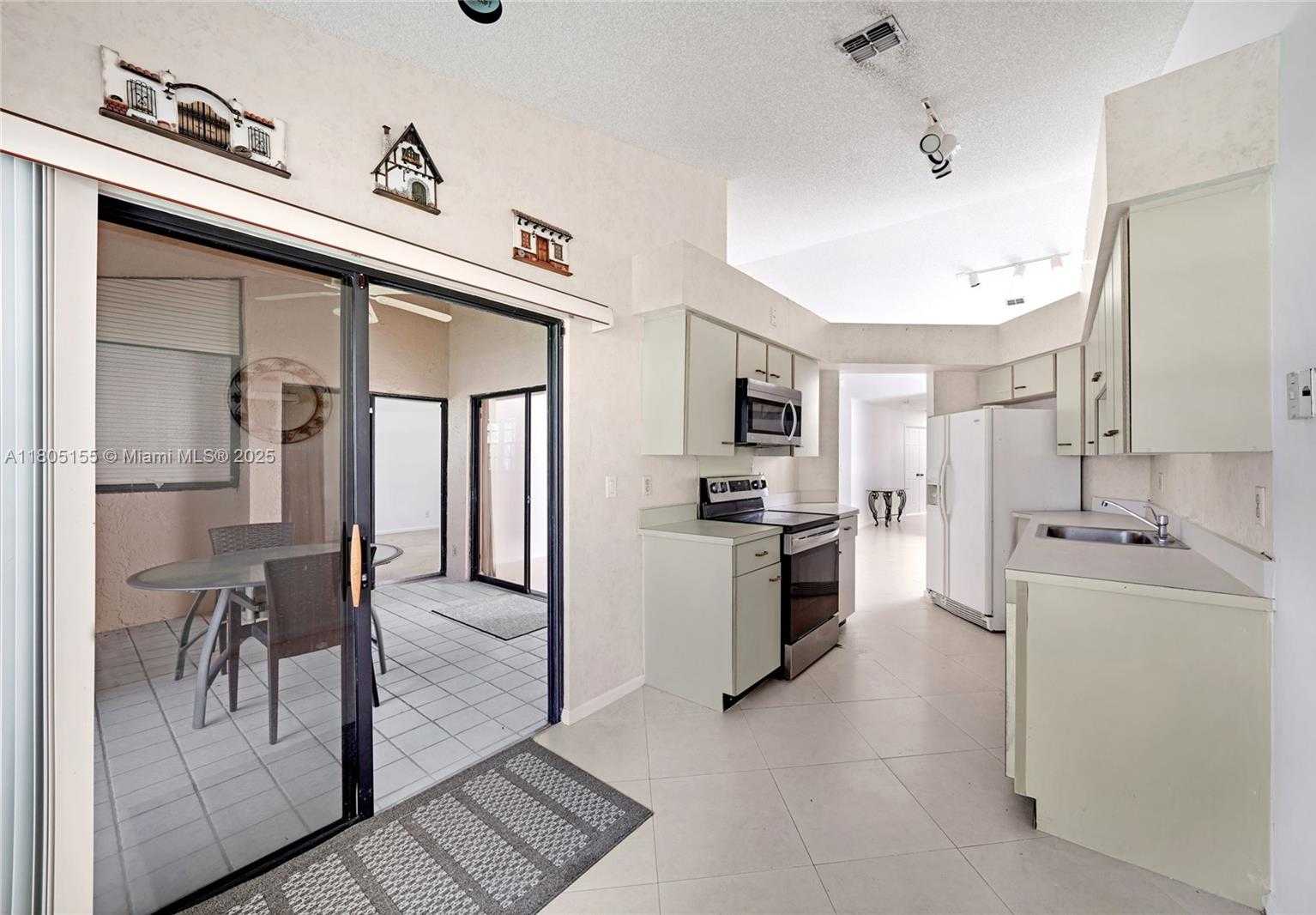 Small Image of 17340 BOCA CLUB BLVD #703, Boca Raton Number 34