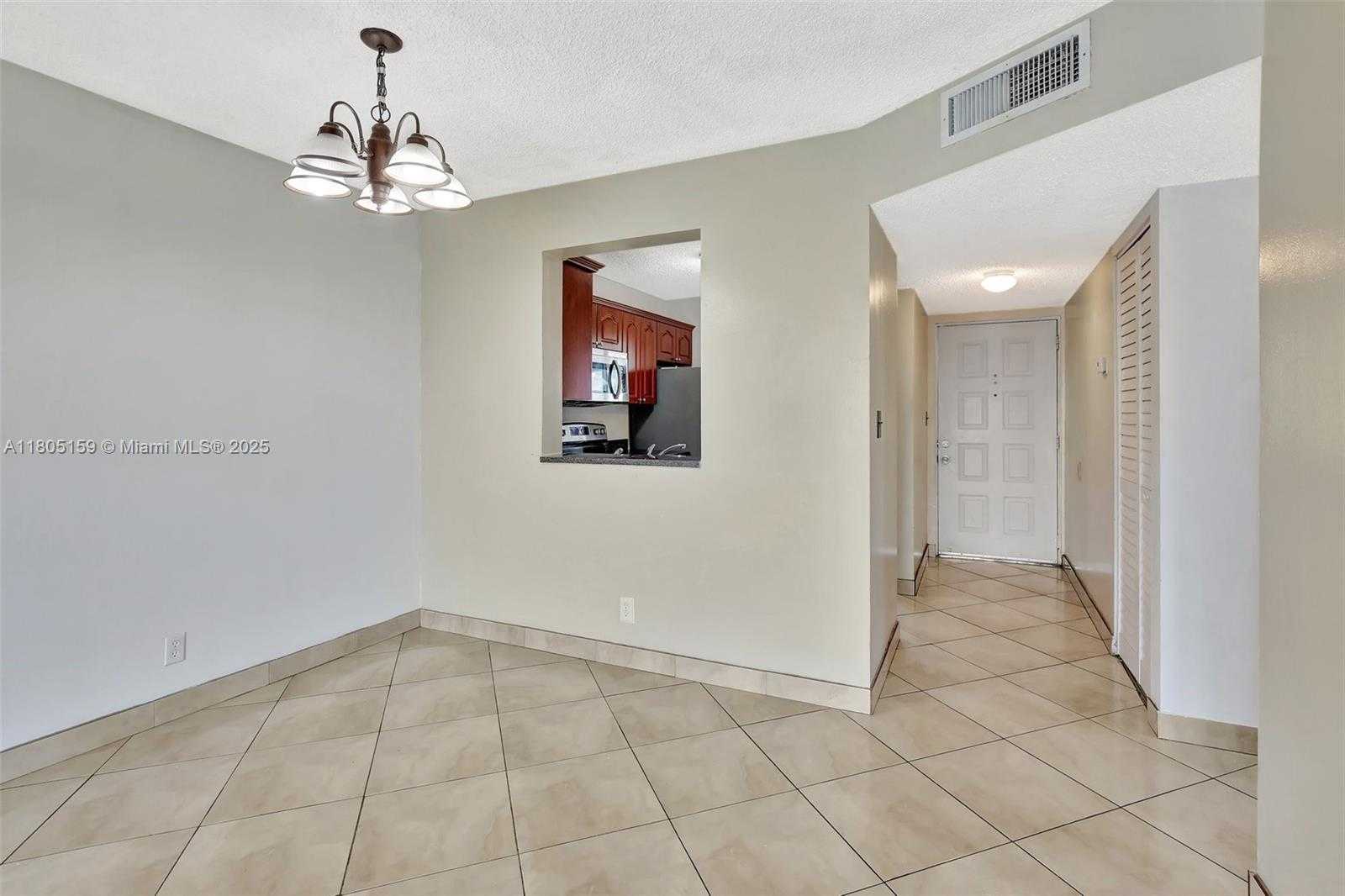 Small Image of 8720 NORTH SHERMAN CIR #401, Miramar Number 10