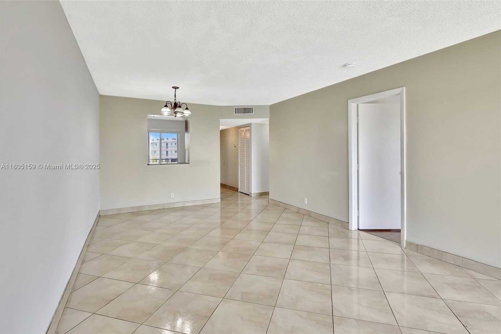 Small Image of 8720 NORTH SHERMAN CIR #401, Miramar Number 12