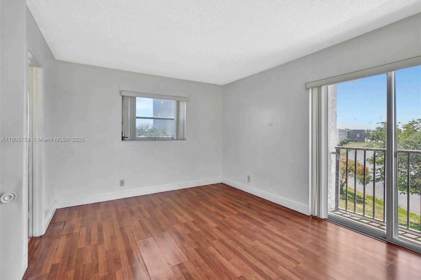 Small Image of 8720 NORTH SHERMAN CIR #401, Miramar Number 17