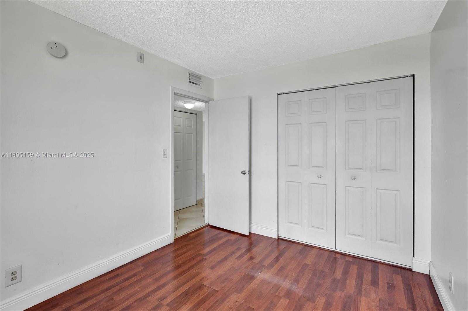 Small Image of 8720 NORTH SHERMAN CIR #401, Miramar Number 25